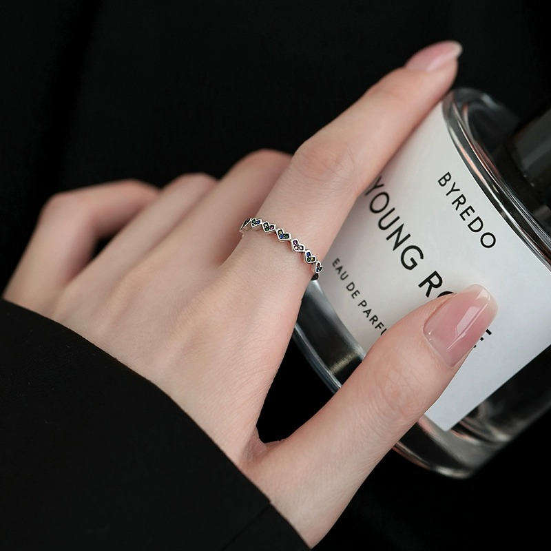 Verona Ring – Anel de Prata 925 com corações e pedras