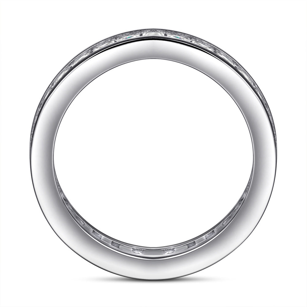 Liora Ring – Anel em Prata 925 com micro zircônias em linha contínua e aro plano