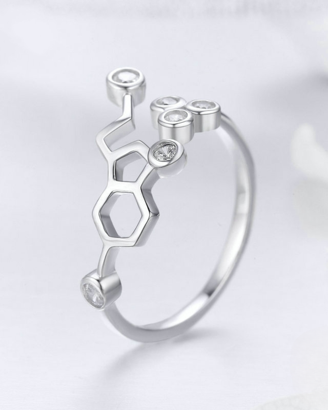 Alvéa Ring – Anel em Prata 925 com design hexagonal inspirado na beleza das colmeias