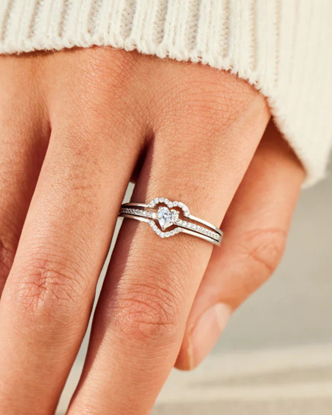 Améline Ring – Anel com zircônia em formato de coração e cravação dupla, dourado ou prateado, romântico e sofisticado