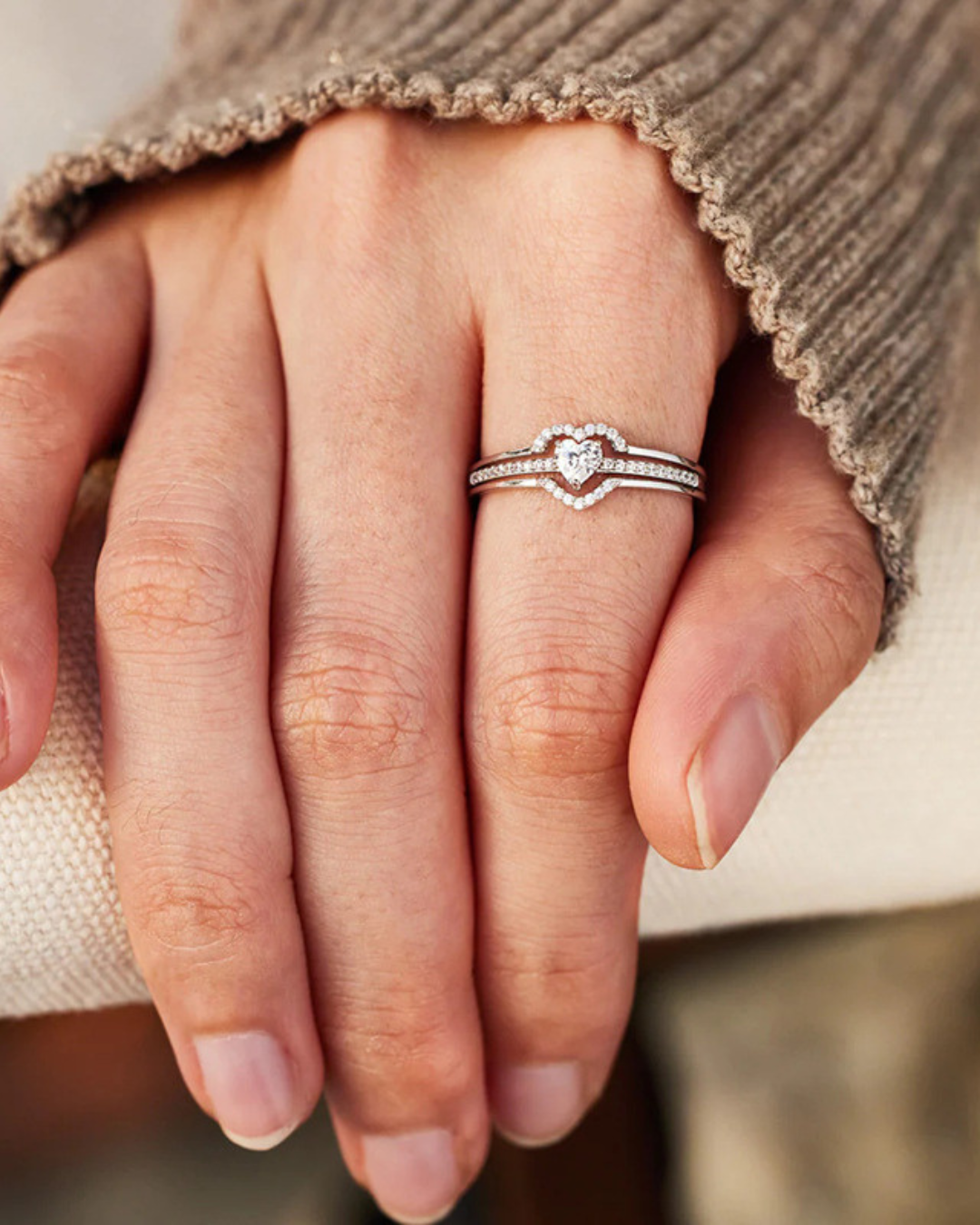 Améline Ring – Anel com zircônia em formato de coração e cravação dupla, dourado ou prateado, romântico e sofisticado