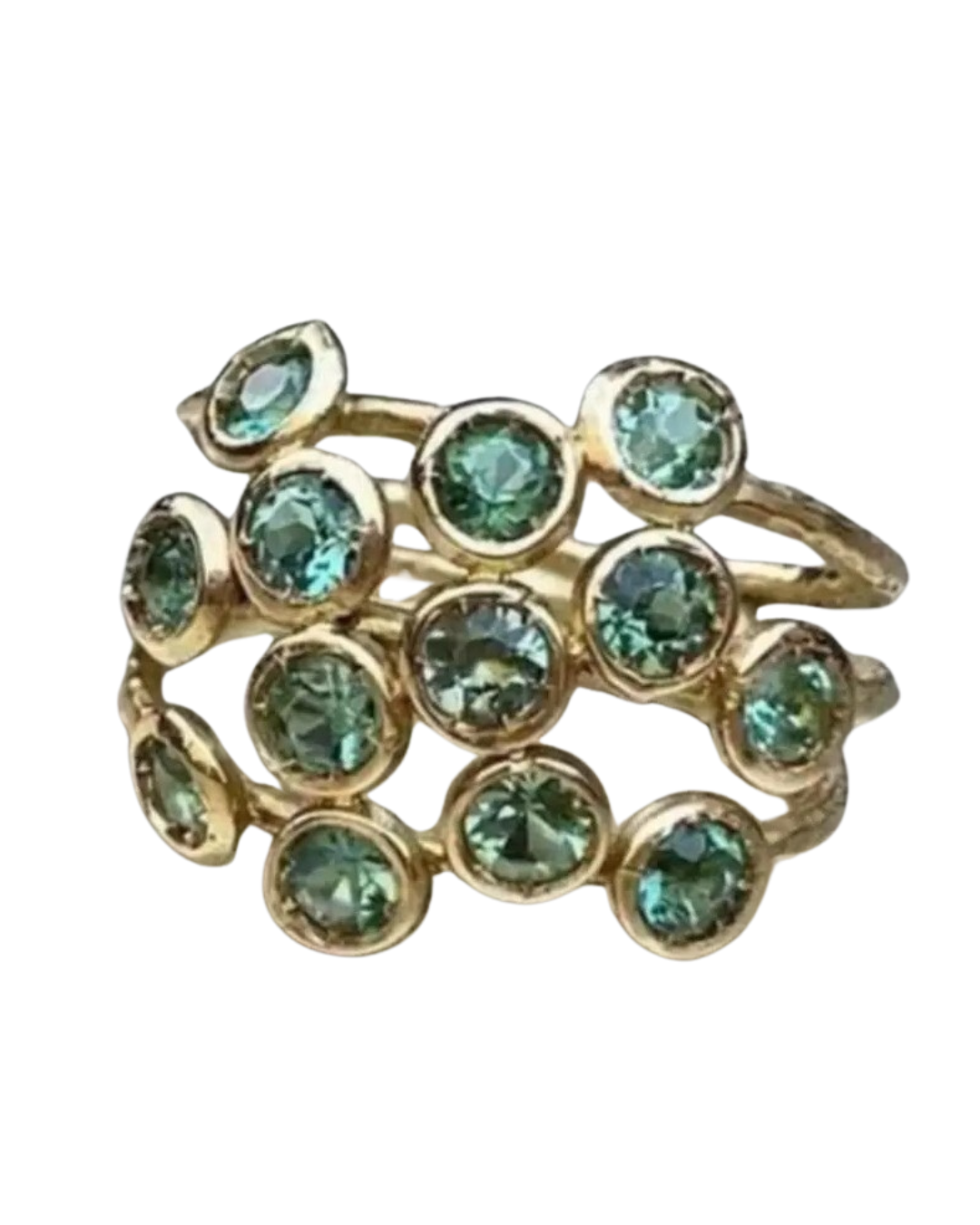Auralie Ring – Anel com cristais verdes em design múltiplo banhado a ouro com estilo glam moderno