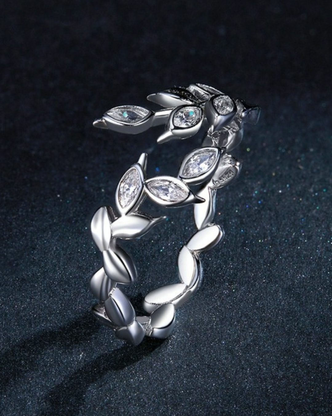 Aurina Ring – Anel em Prata 925 com detalhes em espiga de trigo e aro aberto ajustável