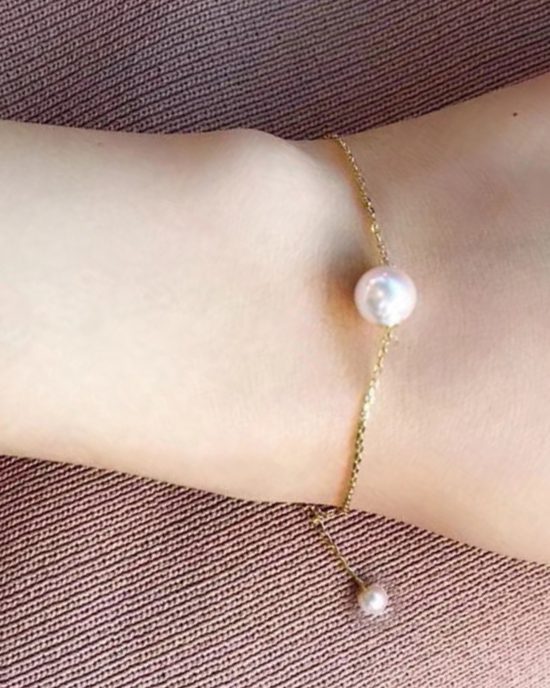 Perla Armonia - Pulseira com Pérolas Barrocas e Fecho Dourado Artístico Serenyah