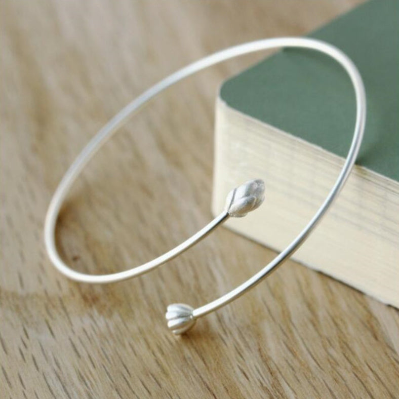 Floréa Bangle bracelete feminino floral prata minimalista