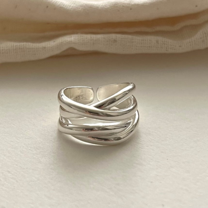 Multi-Layer Crossover Ring Serenyah
