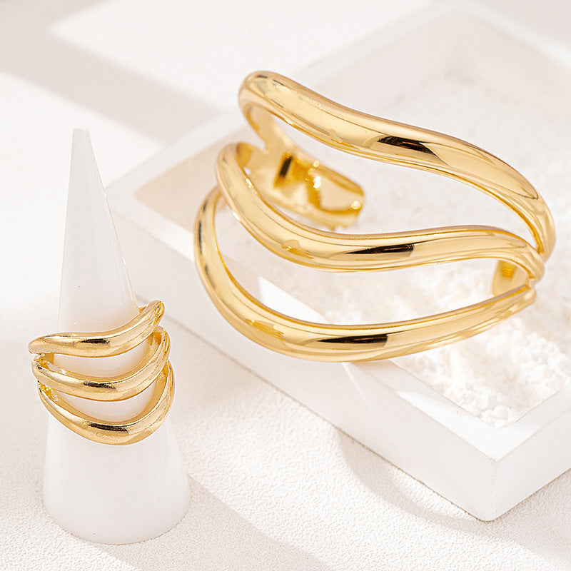 Aurora Gold Ring & Bracelet Set – Serenyah