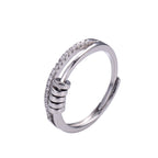 Axia Ring – Modern ring with parallel temples and polished metal cylindrical details