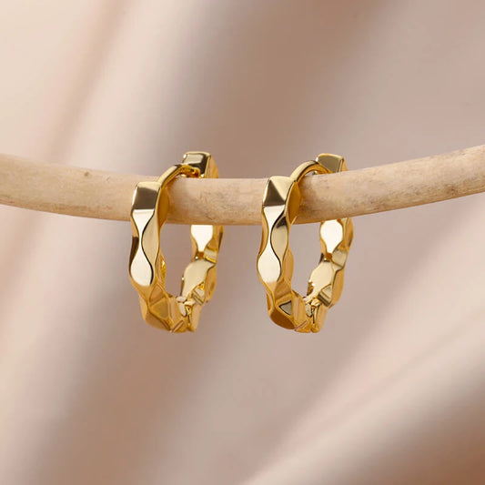Faceted Wave Hoop Earrings | Gold-Plated Stainless Steel Serenyah