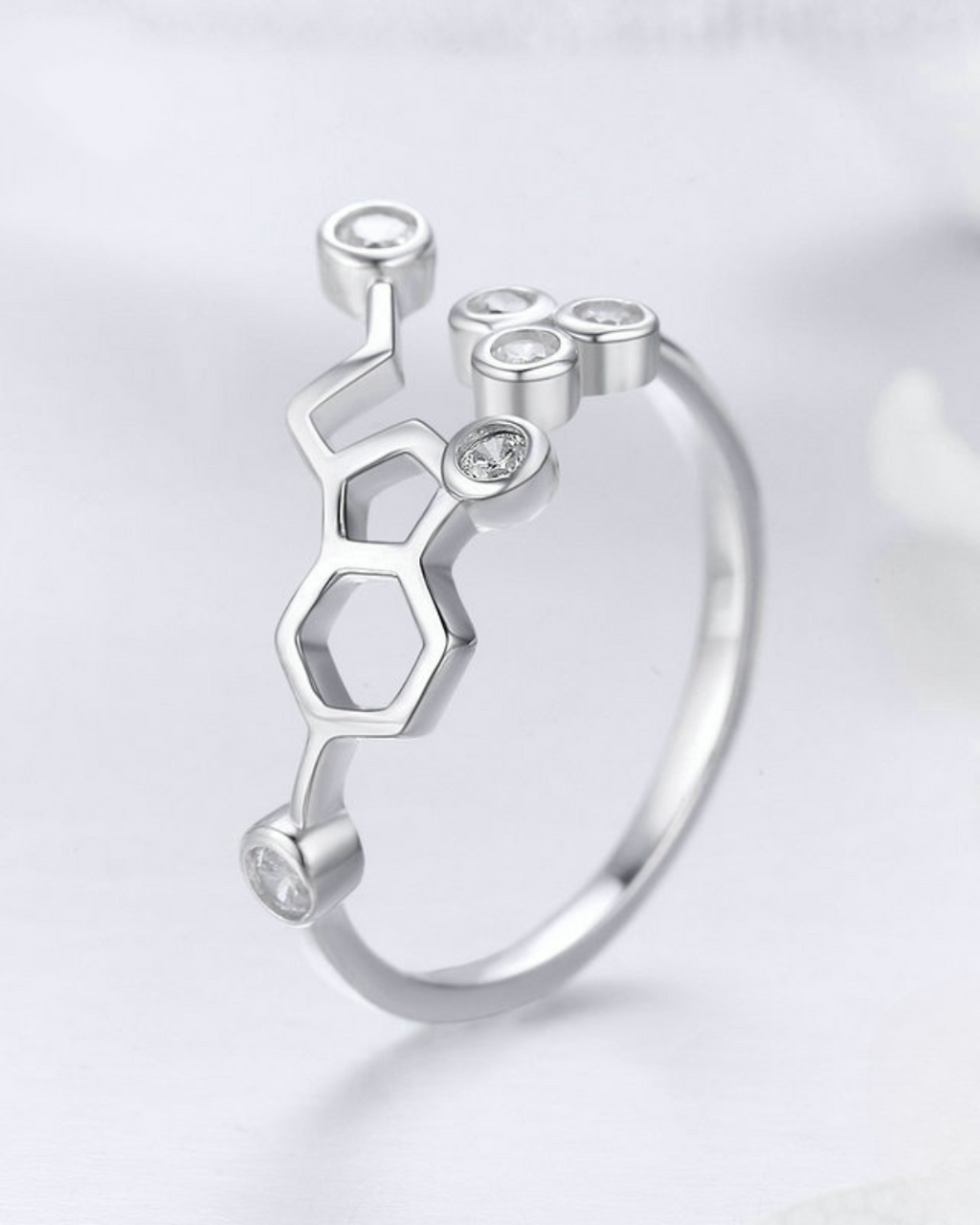 Alvéa Ring – Anel em Prata 925 com design hexagonal inspirado na beleza das colmeias
