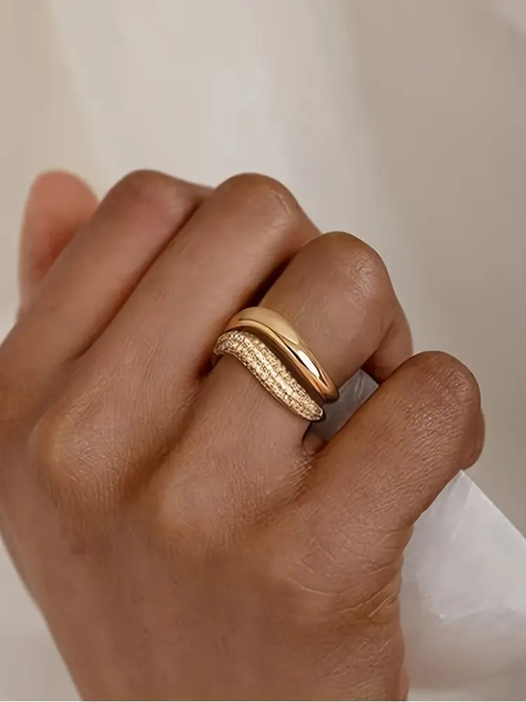 Wave Curve Pavé Zirconia Gold & Silver Ring Serenyah