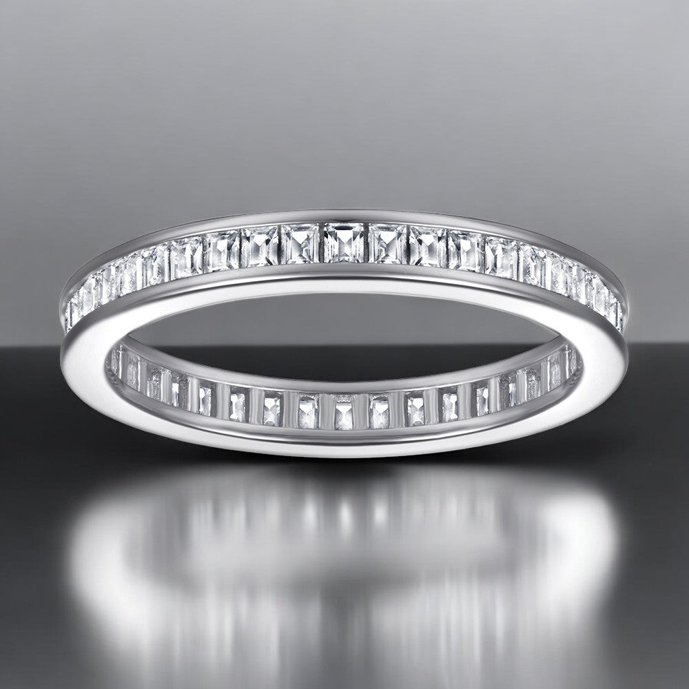 Anillo Liora – Anillo de banda plana de plata de ley 925 con línea de microcirconitas | Lujo minimalista