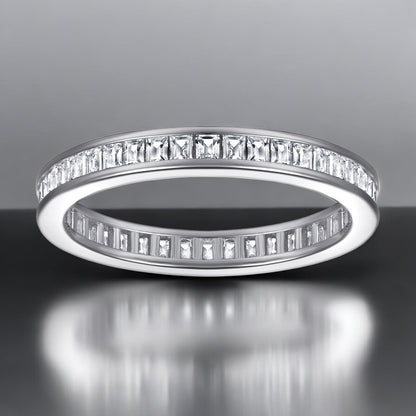 Anillo Liora – Anillo de banda plana de plata de ley 925 con línea de microcirconitas | Lujo minimalista