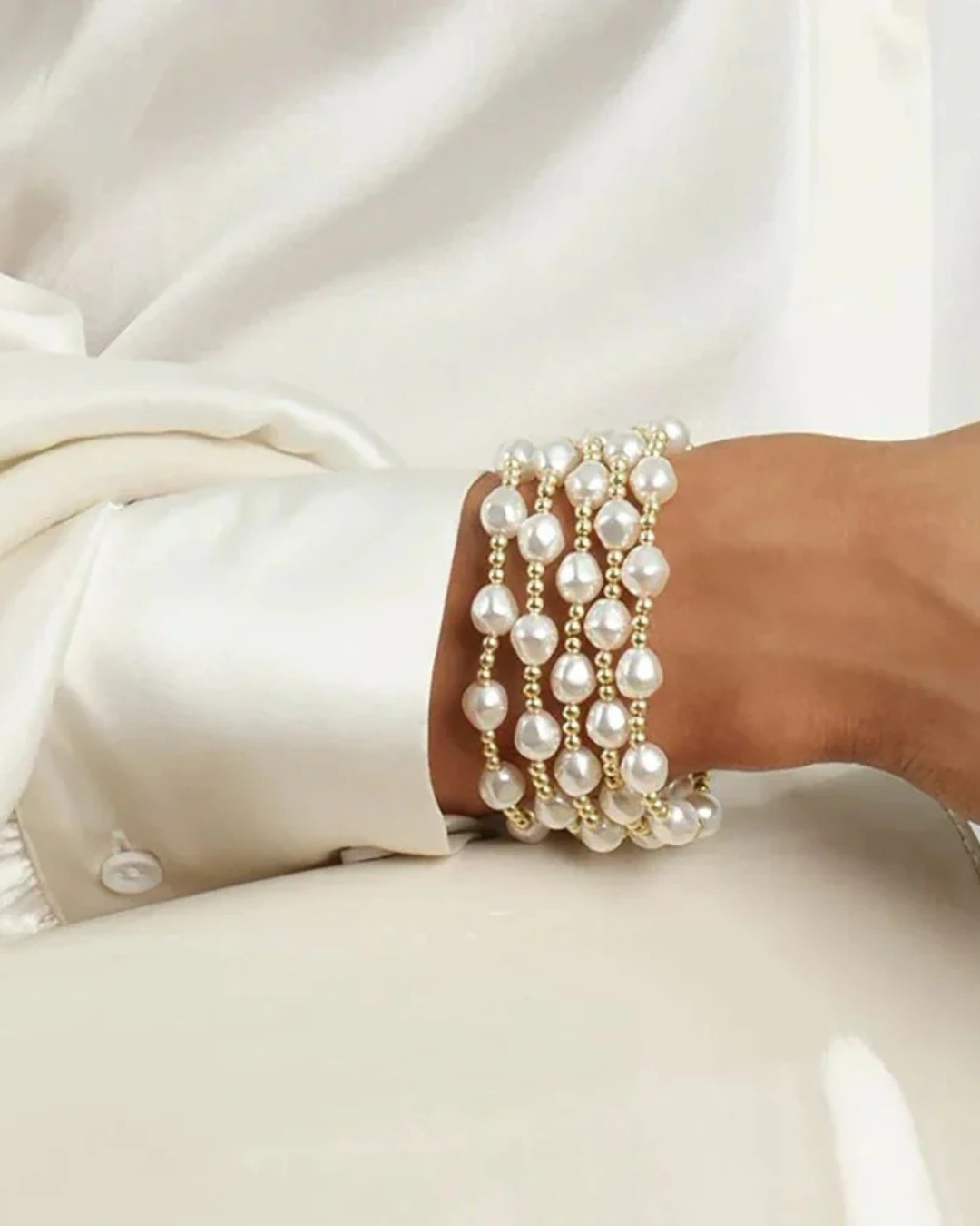 Lunaria Bracelet – Baroque Pearl & Gold Beaded Stretch Bracelet for Women | Serenyah