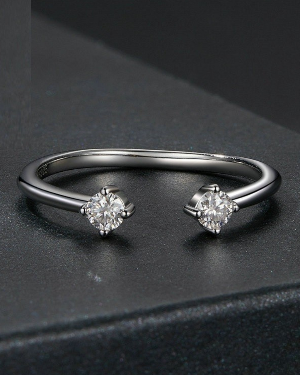 Sorellé Ring – Open ring in 925 Silver with double point of light and minimalist finish