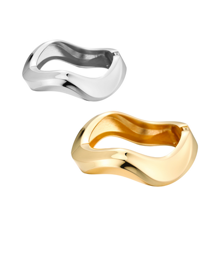 Pulsera Wavelette – Brazalete de Metal Escultórico para Mujer | Oro y Plata | Serenyah