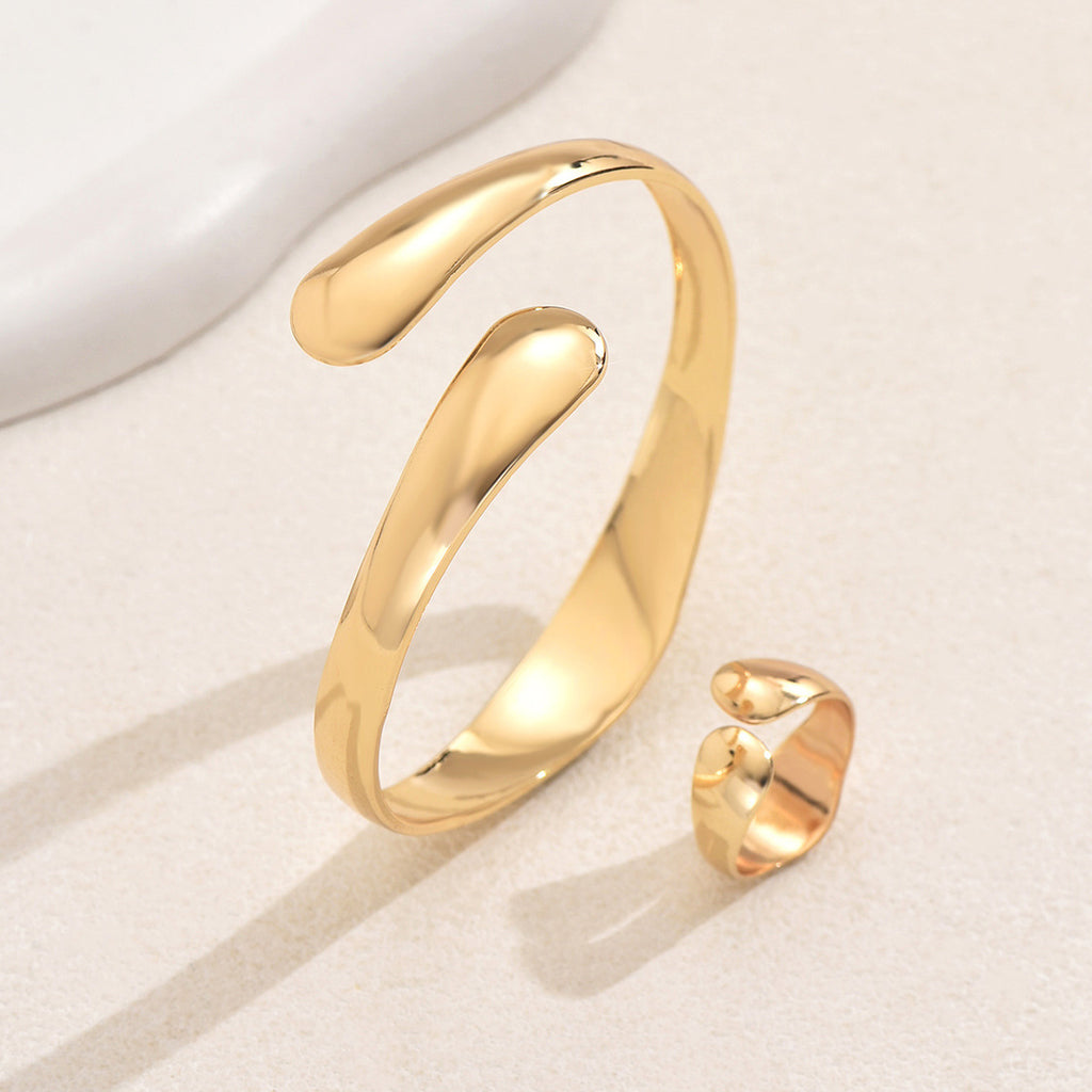 Forma Libera - Gold Bracelet and Ring Set with Organic Design | Serenyah