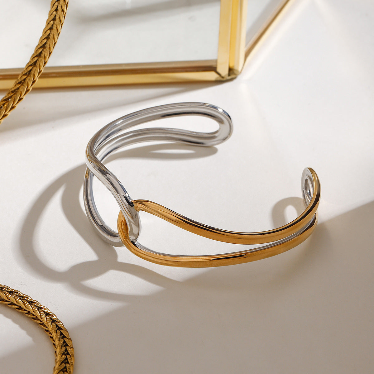 Noria Two Tone Gold Bangle – Serenyah