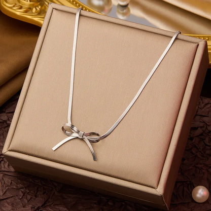 Bow Blade Chain Necklace - Silver